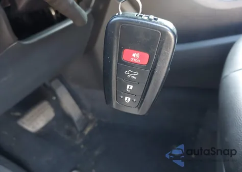 2021 Toyota Highlander Xle z USA, uszkodzony, nr VIN 5TDGZRAH7MS045078